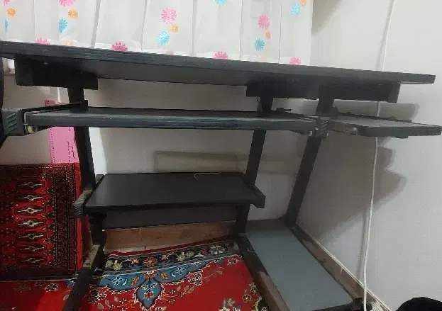 میز|میز تحریر و کامپیوتر|جویبار, |دیوار