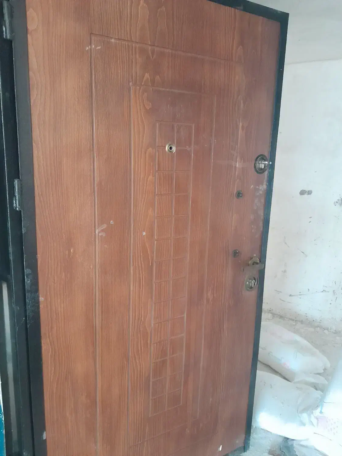 درب ورودی|مصالح و تجهیزات ساختمان|بیرجند, |دیوار