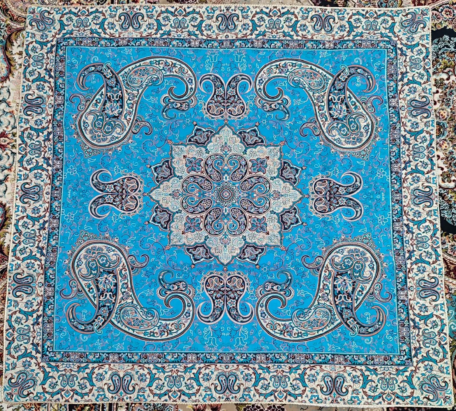 رومیزی|پرده، رانر، رومیزی|مهاباد (آذربایجان غربی), |دیوار