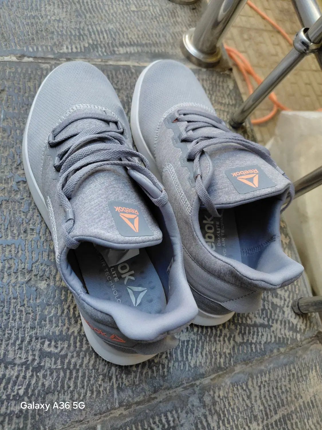 کتونی Reebok|کیف، کفش، کمربند|محمدشهر, همایون ویلا|دیوار