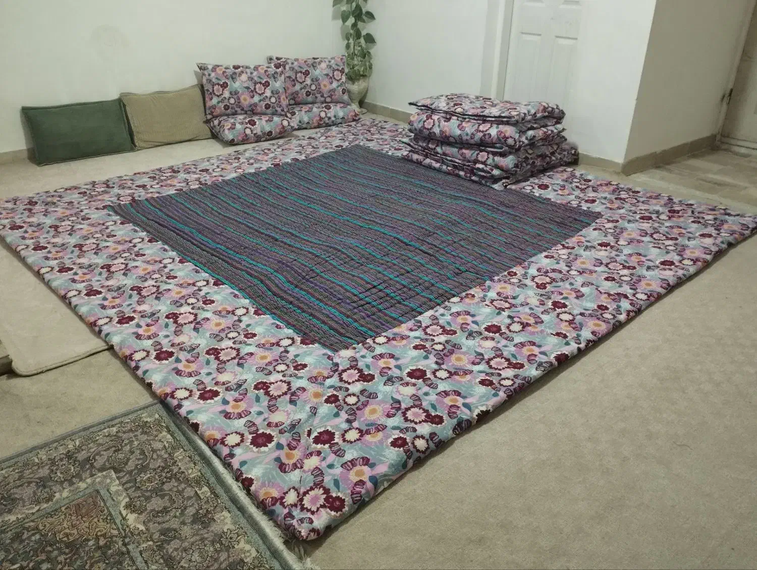 لحاف کرسی|رختخواب، بالش، پتو|همدان, |دیوار