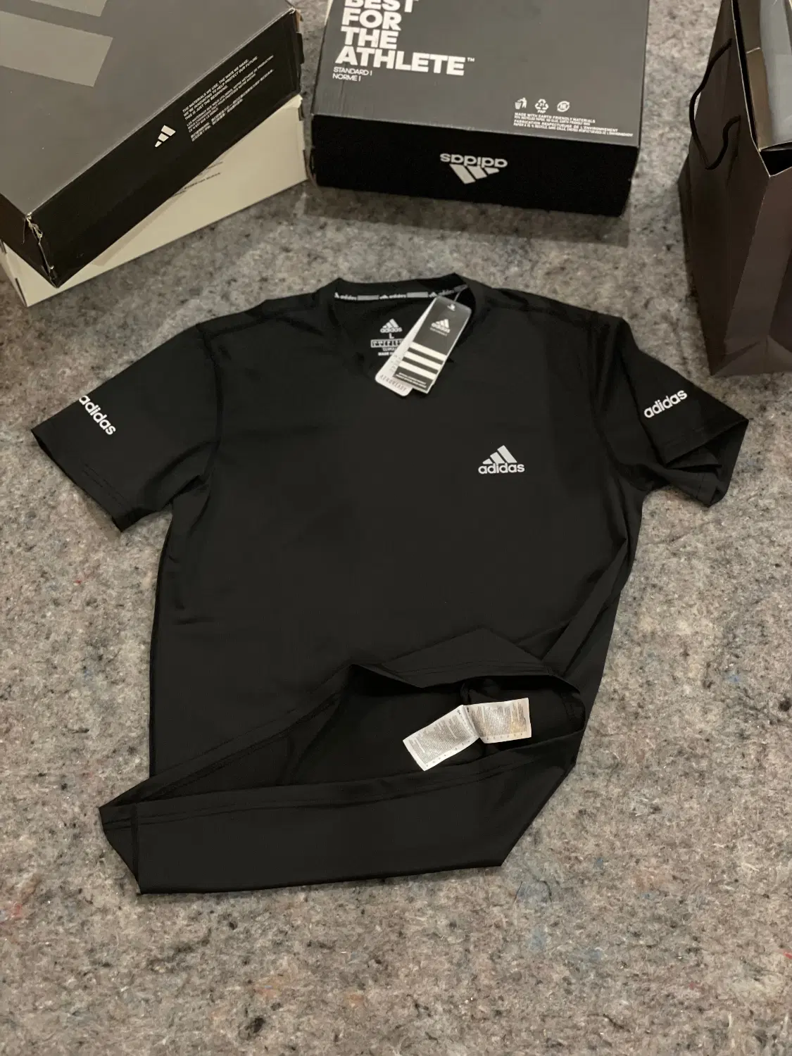 Adidas (orginal)|لباس|تهران, فرمانیه|دیوار