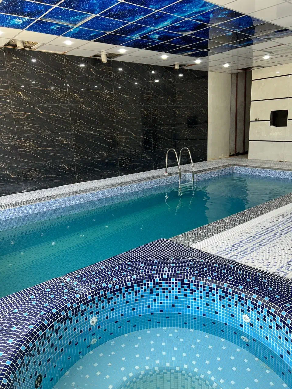 اجاره باغ|اجارهٔ کوتاه‌مدت ویلا و باغ|مشهد, کلاته برفی|دیوار