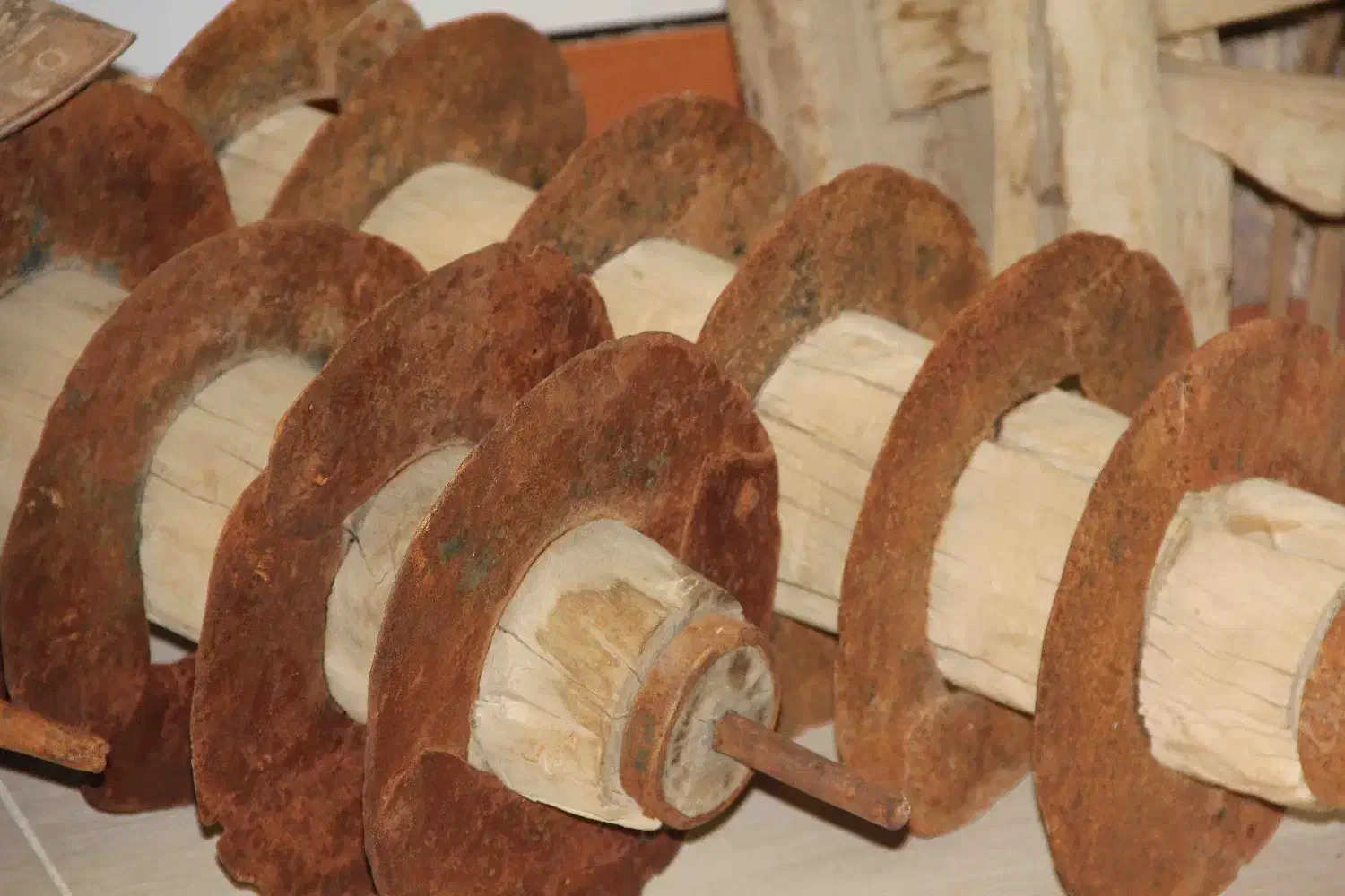 پره چوم|ابزارآلات|نجف‌آباد, جلال آباد|دیوار