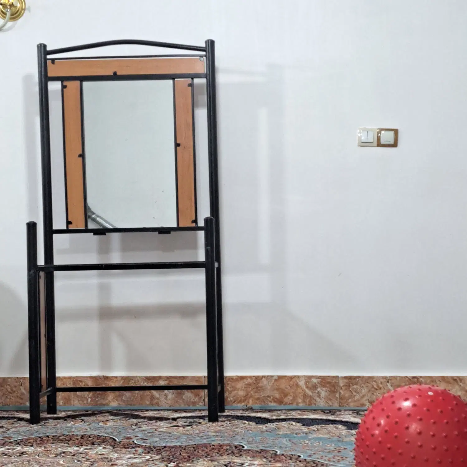 اینه|آینه|یاسوج, |دیوار