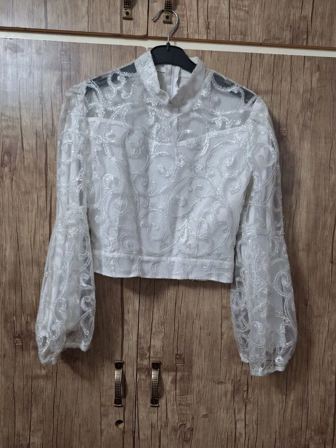 کراپ|لباس|قم, وادی السلام|دیوار