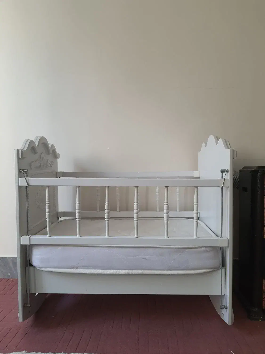 تخت|تخت و سرویس خواب|قم, نیروگاه|دیوار