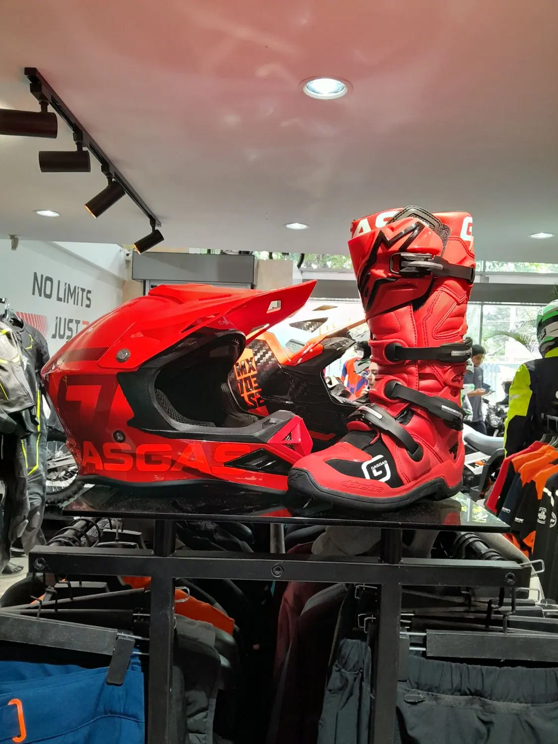 بوت Alpinestars|لباس|لواسان, |دیوار