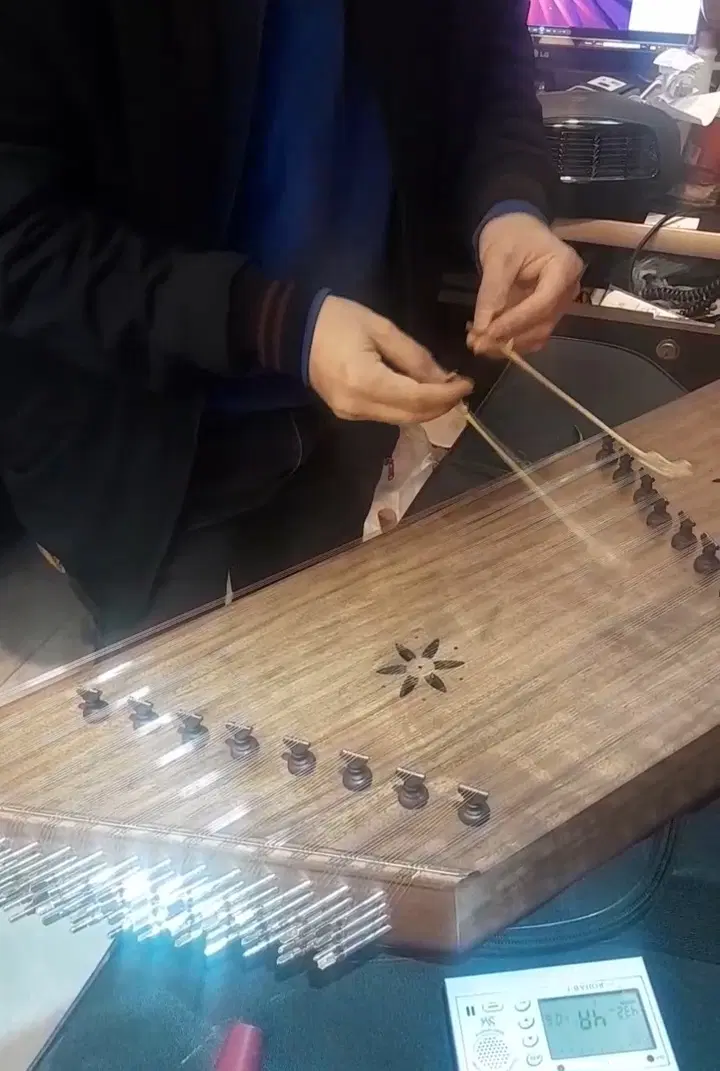 سنتور|سازهای سنتی|کاشان, راوند|دیوار