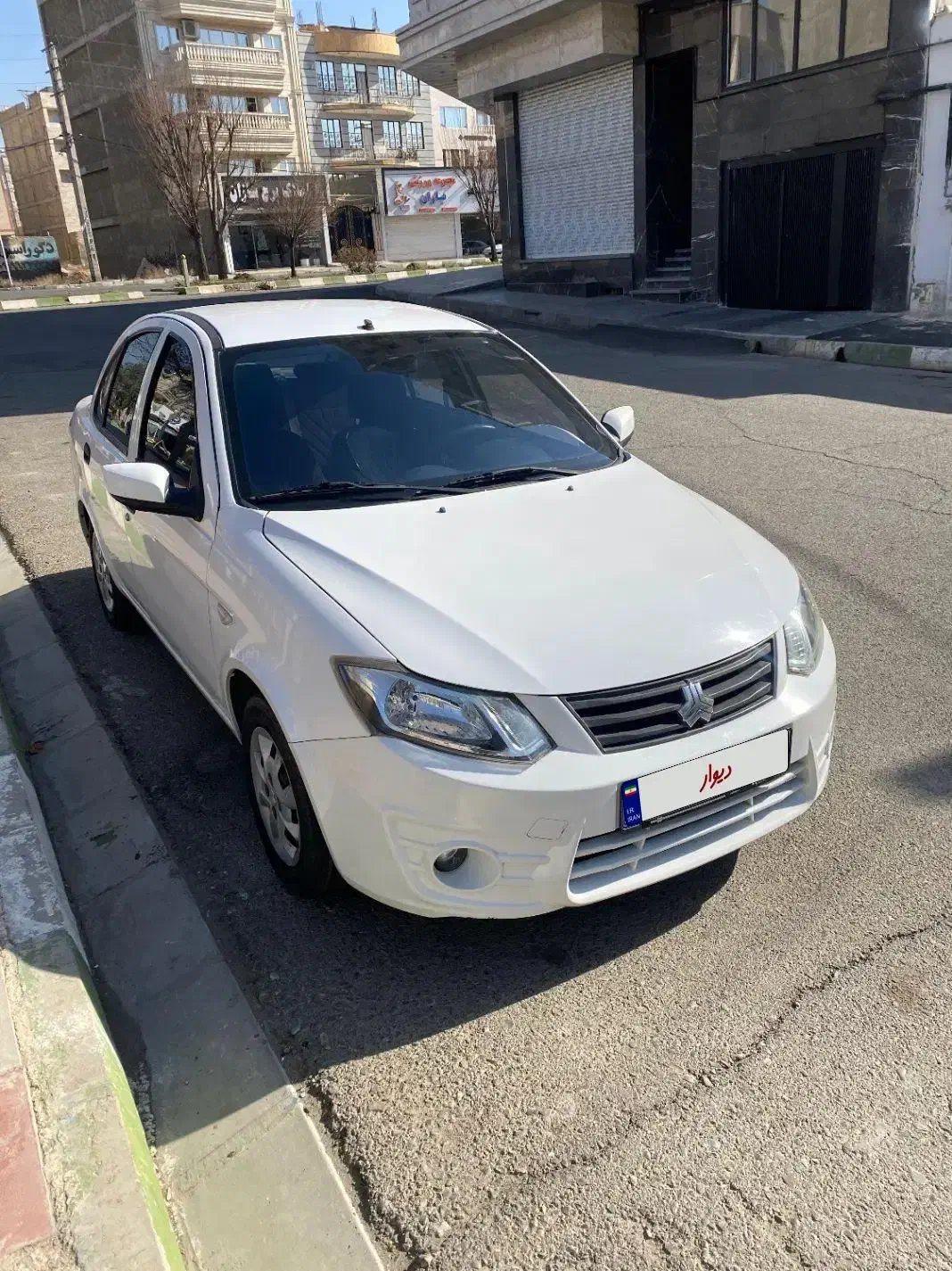 ساینا  مدل۹۸|خودرو سواری و وانت|هشتگرد, شهرک کوثر|دیوار