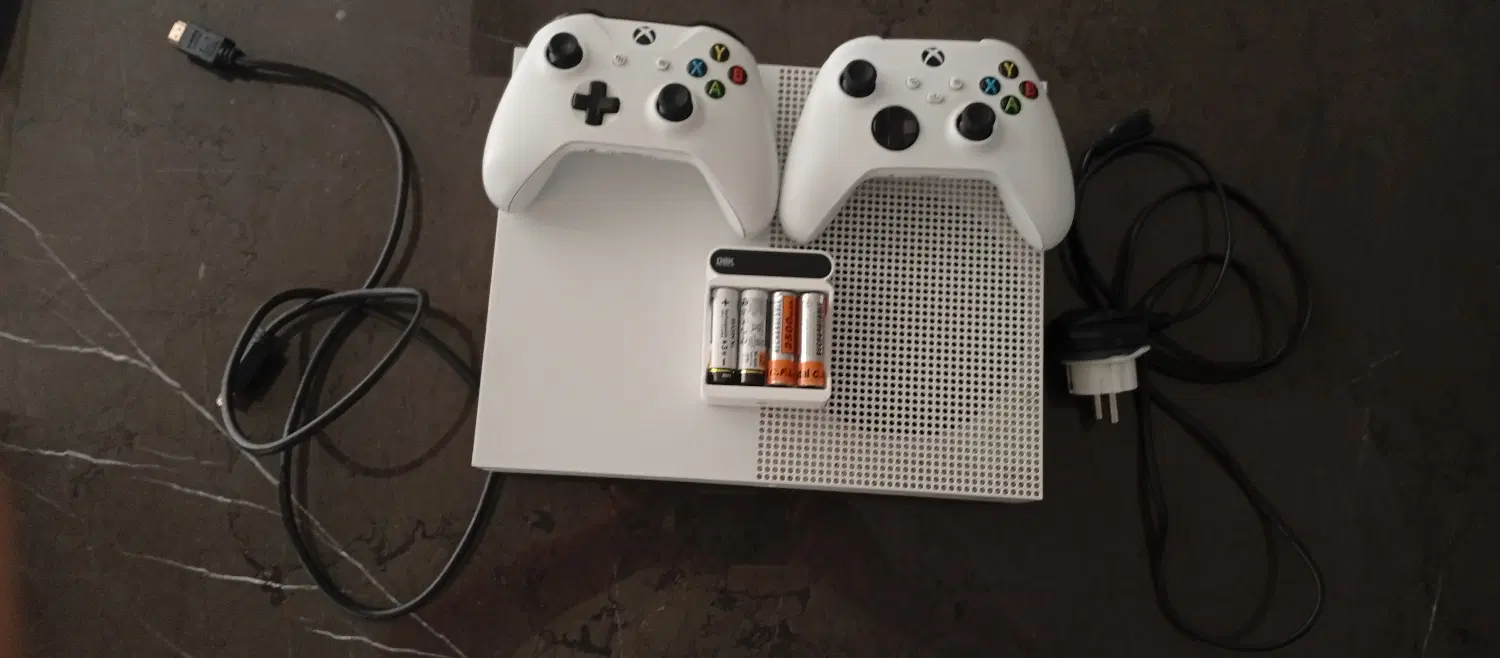 Xbox one s|کنسول، بازی ویدئویی و آنلاین|مشهد, گوهرشاد|دیوار
