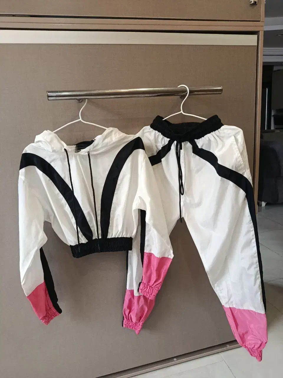 بادی|لباس|رشت, کوی مهر|دیوار