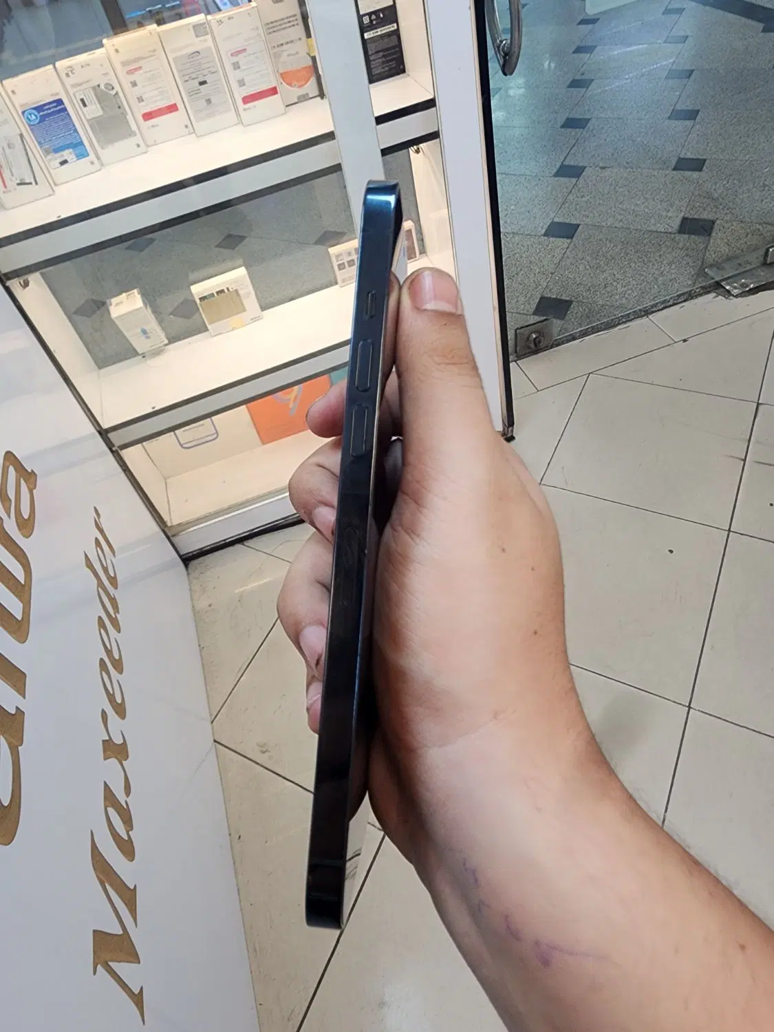 Iphone 12 Pro Max|موبایل|اندیشه, اندیشه فاز ۱|دیوار