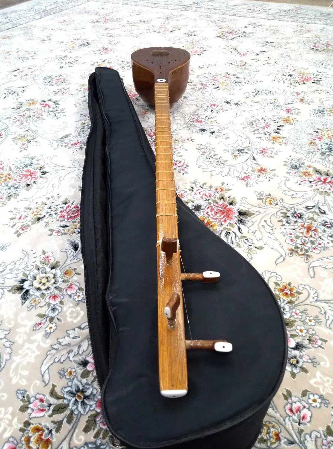 سه تار خیام|سازهای سنتی|یزد, |دیوار