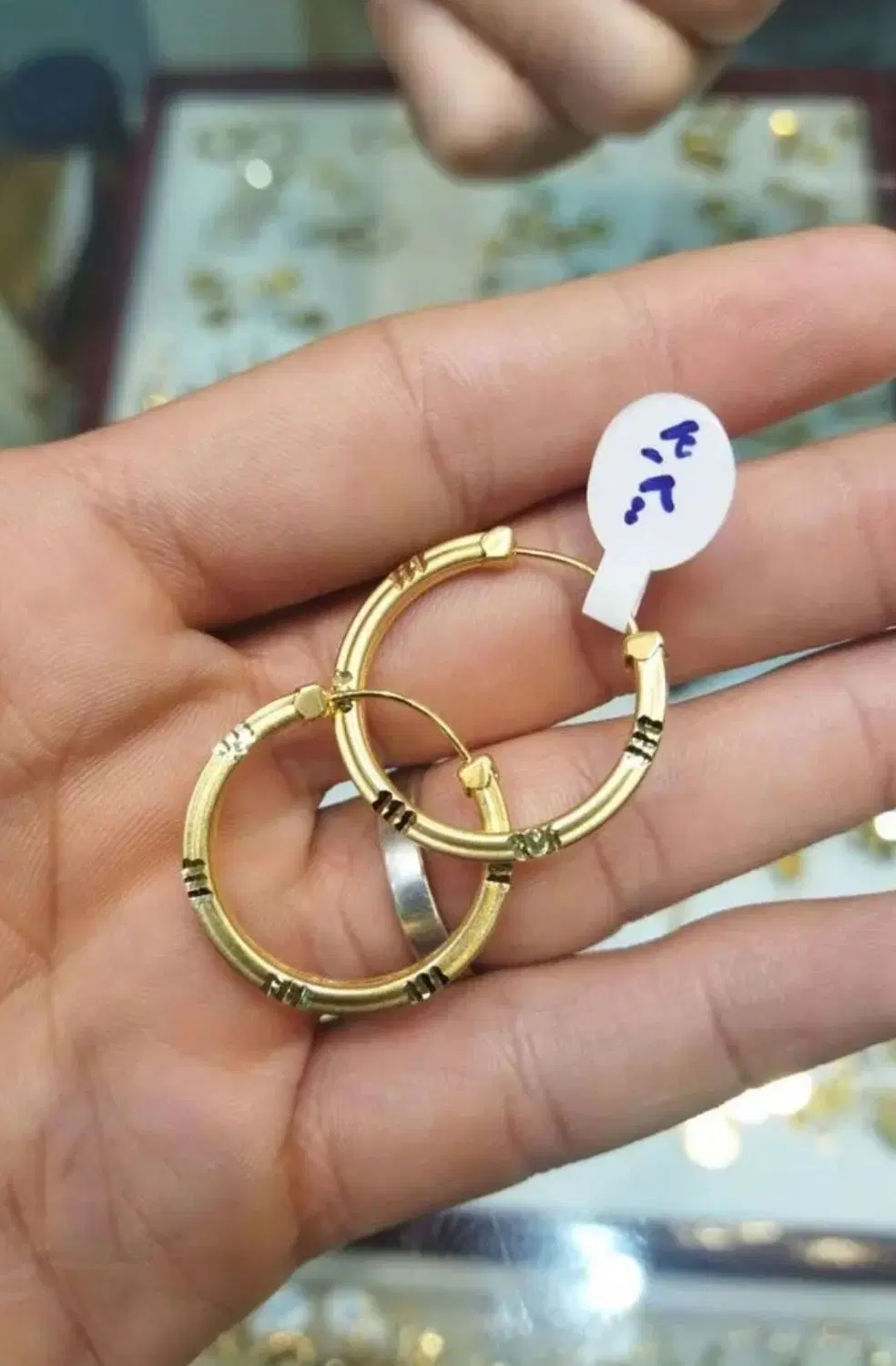 طلا|جواهرات|چرام, |دیوار