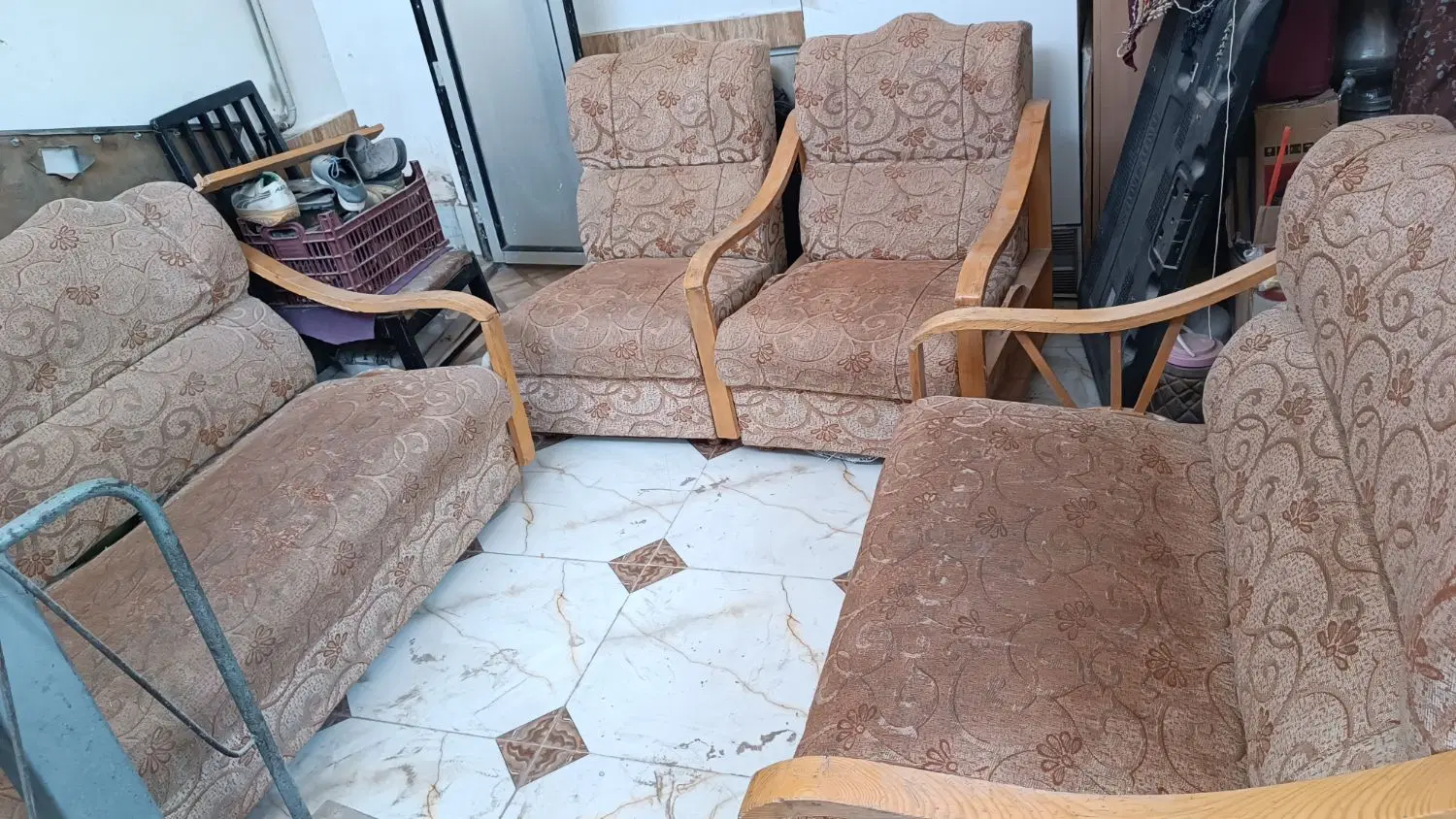 مبل|مبلمان خانگی و میز عسلی|سبزوار, امیر کبیر|دیوار
