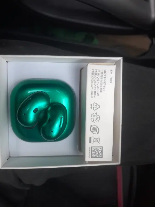 SAMSUNG Buds Live|لوازم جانبی موبایل و تبلت|همدان, |دیوار