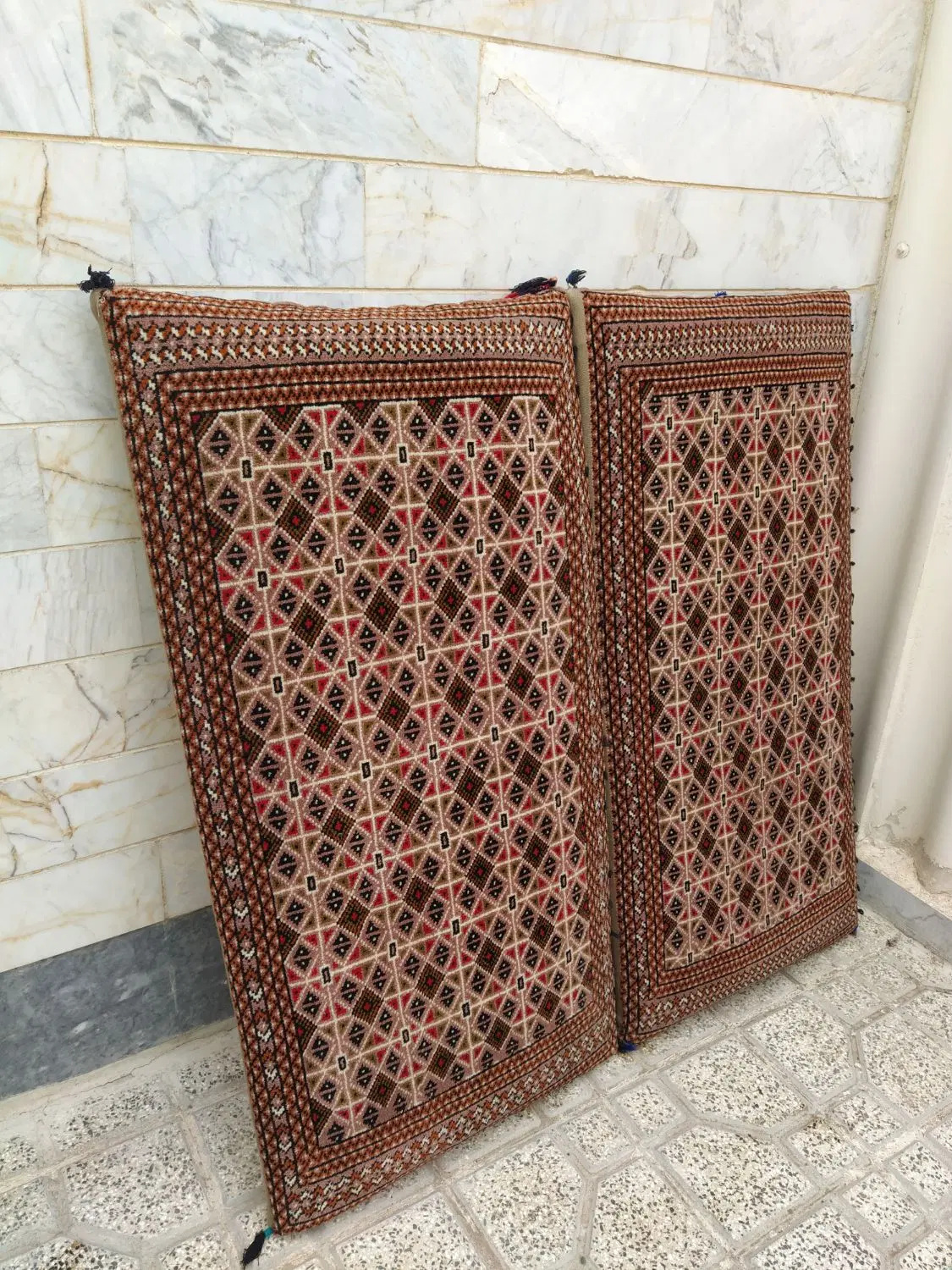 پشتی|پشتی|خوی, |دیوار