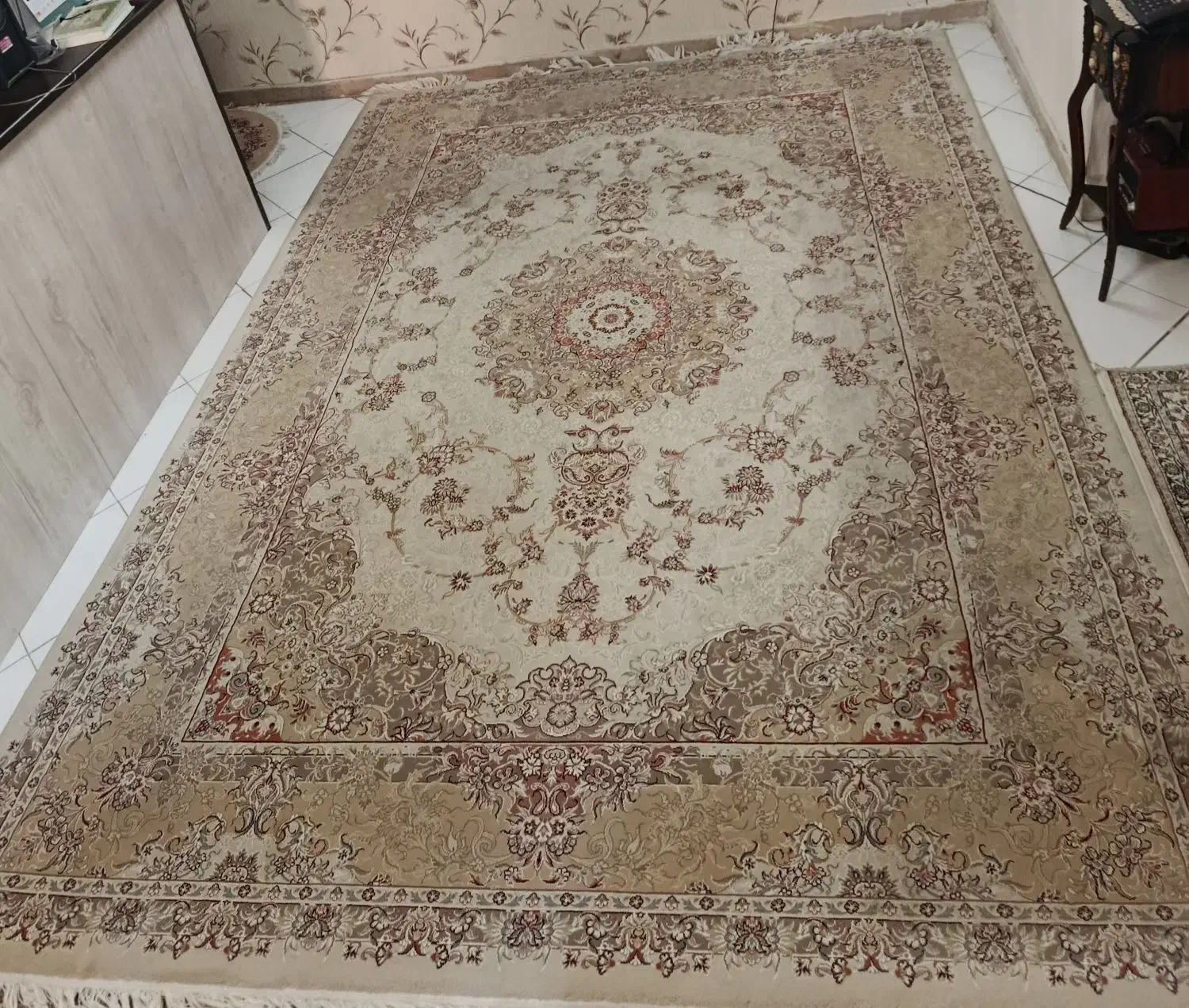 فرش|فرش|فردیس, فردیس|دیوار