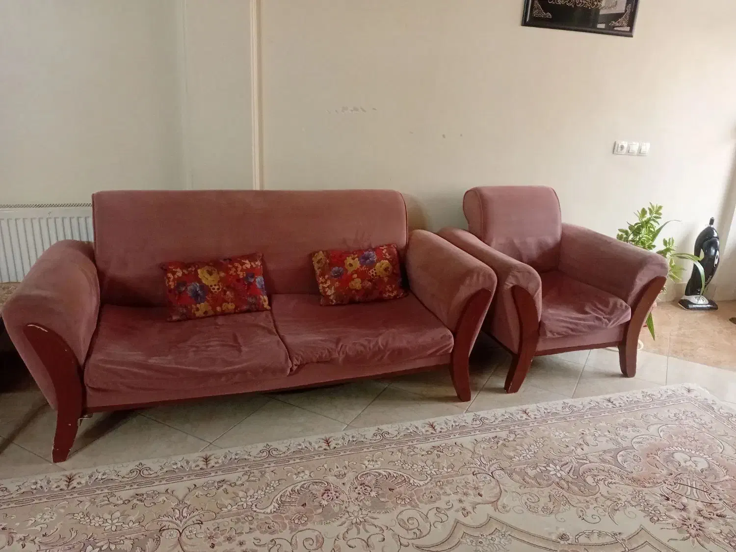 مبلمان|مبلمان خانگی و میز عسلی|اصفهان, بوستان کوهستانی صفه|دیوار