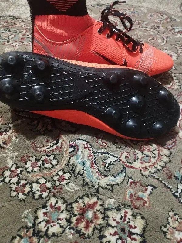 کفش چمن|تجهیزات ورزشی|نیشابور, سرآب کوشک|دیوار