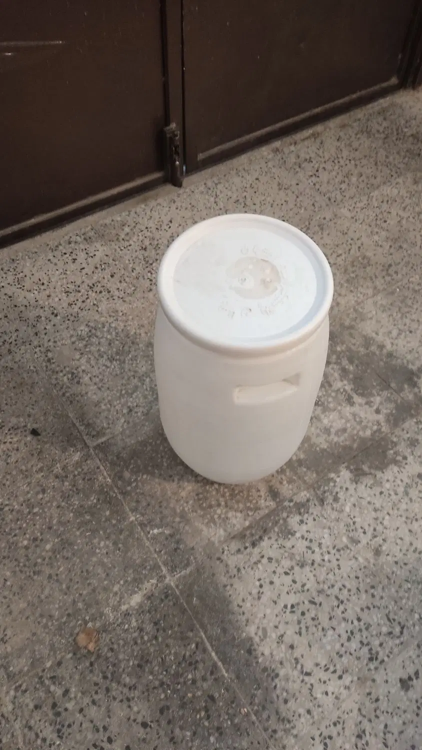 دبه|ظروف نگهدارنده، پلاستیکی، یکبارمصرف|فولادشهر, ورزشگاه فولادشهر|دیوار