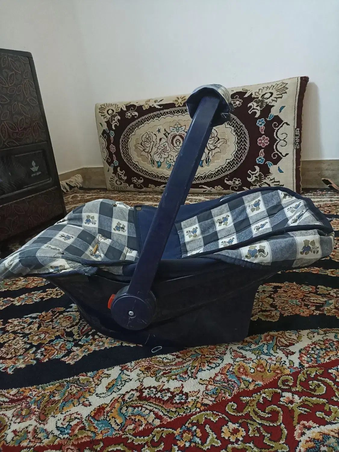 کریر|اسباب و اثاث بچه|تربت جام, حافظ|دیوار