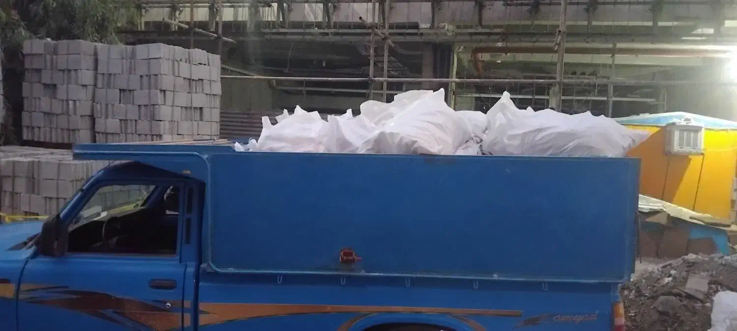 وانت بارحمل بارنیسان.باربری خاک مختص باغچ.نخاله.شن|خدمات حمل و نقل|کرمان, |دیوار