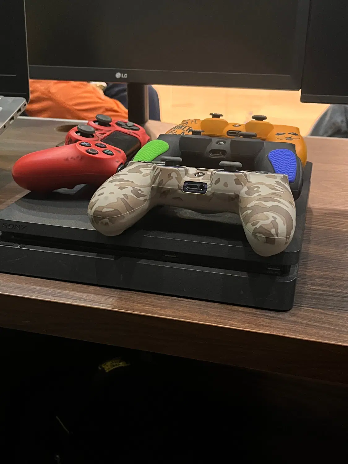 ps4 slim 1Tra|کنسول، بازی ویدئویی و آنلاین|اندیشه, اندیشه فاز ۳|دیوار
