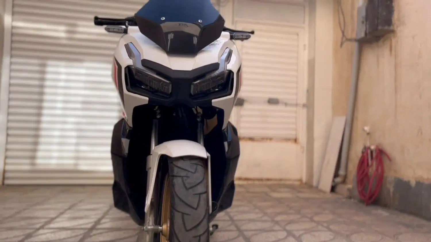 adv 150|موتورسیکلت|قائن, |دیوار