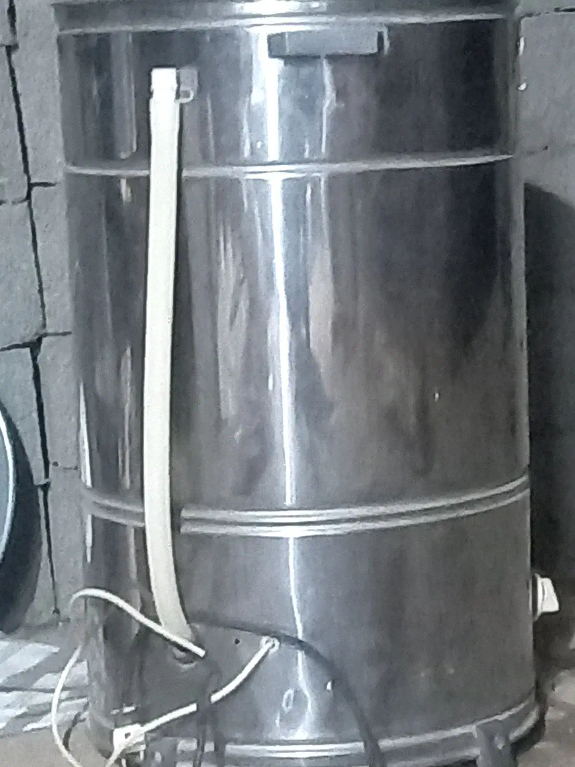 تلویزیون وکهنه شو سالم استفاده نشده|تلویزیون و پروژکتور|مرند, |دیوار