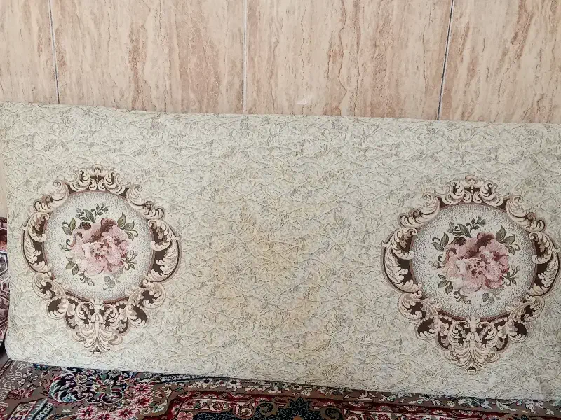 پشتی|پشتی|سبزوار, قلعهنو دهزار|دیوار