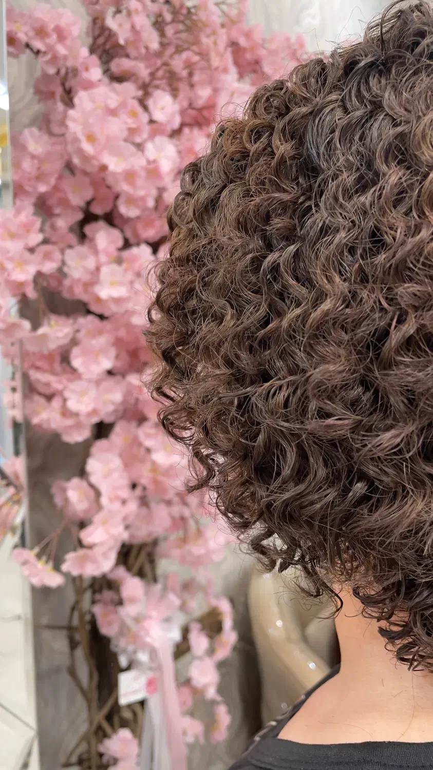 خدمات صافی و فر|خدمات آرایشگری و زیبایی|رشت, معلم|دیوار