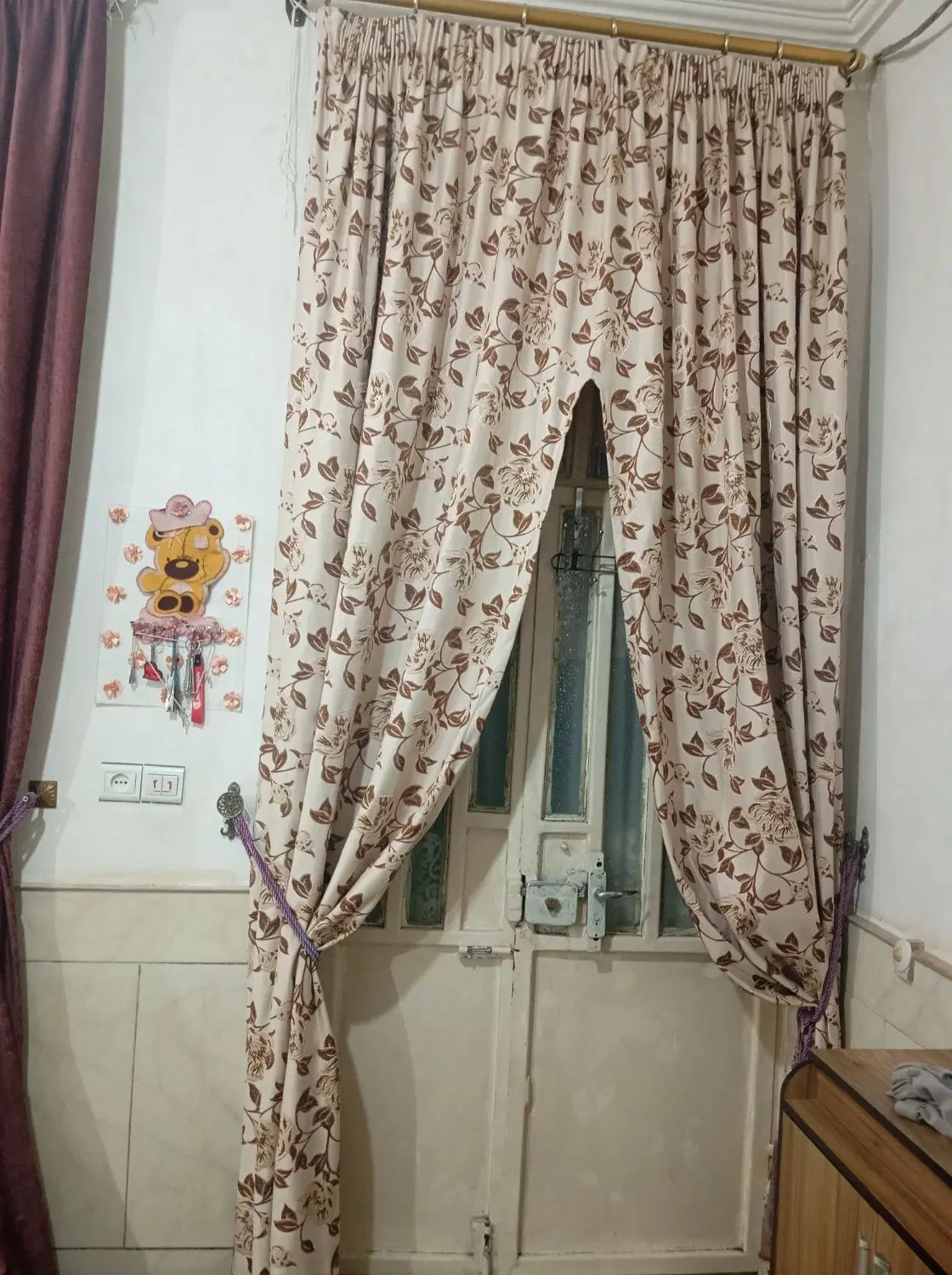 پرده|پرده، رانر، رومیزی|نیشابور, هفده شهریور|دیوار