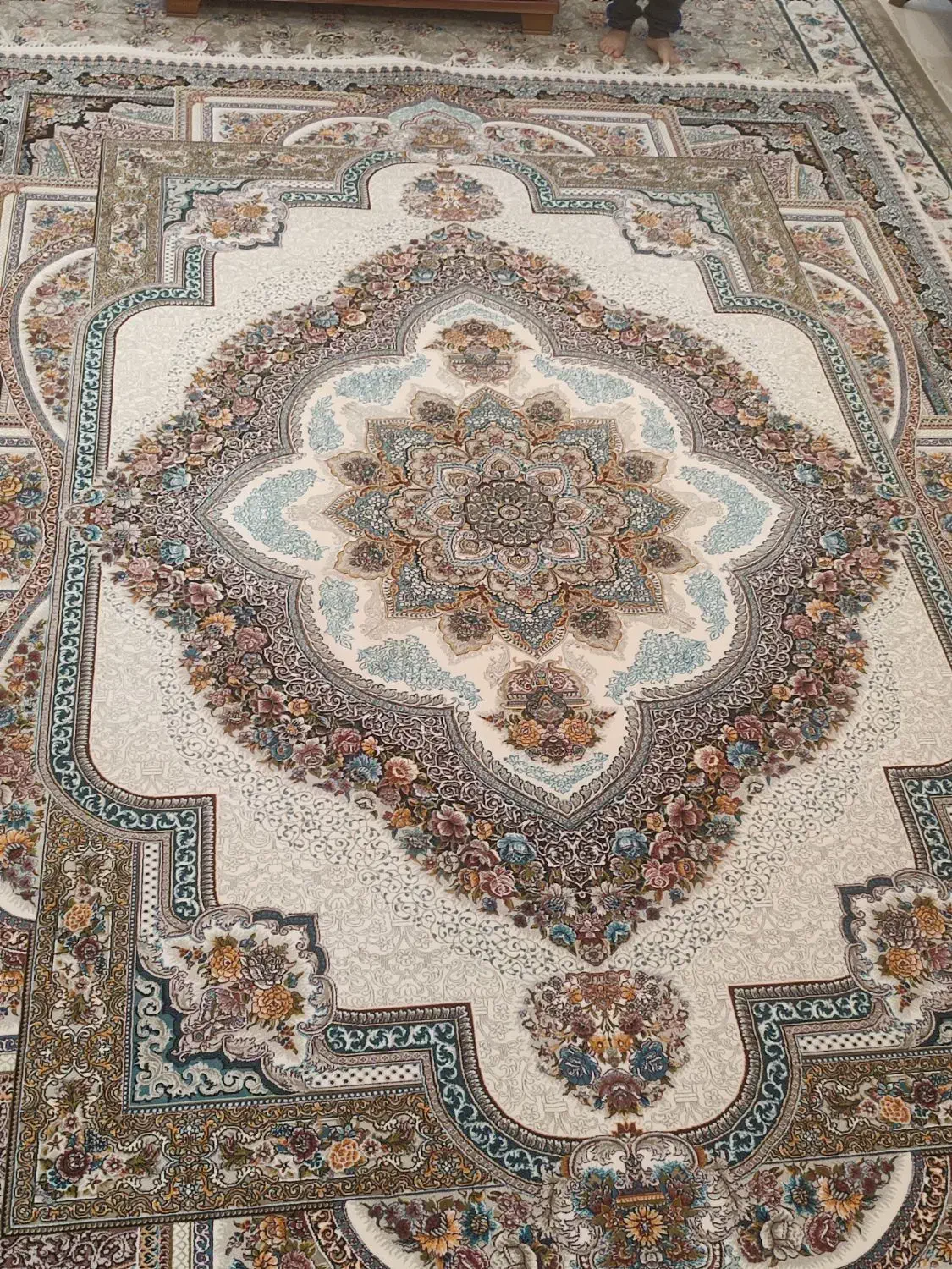 فرش|فرش|لاهیجان, مهرگان|دیوار