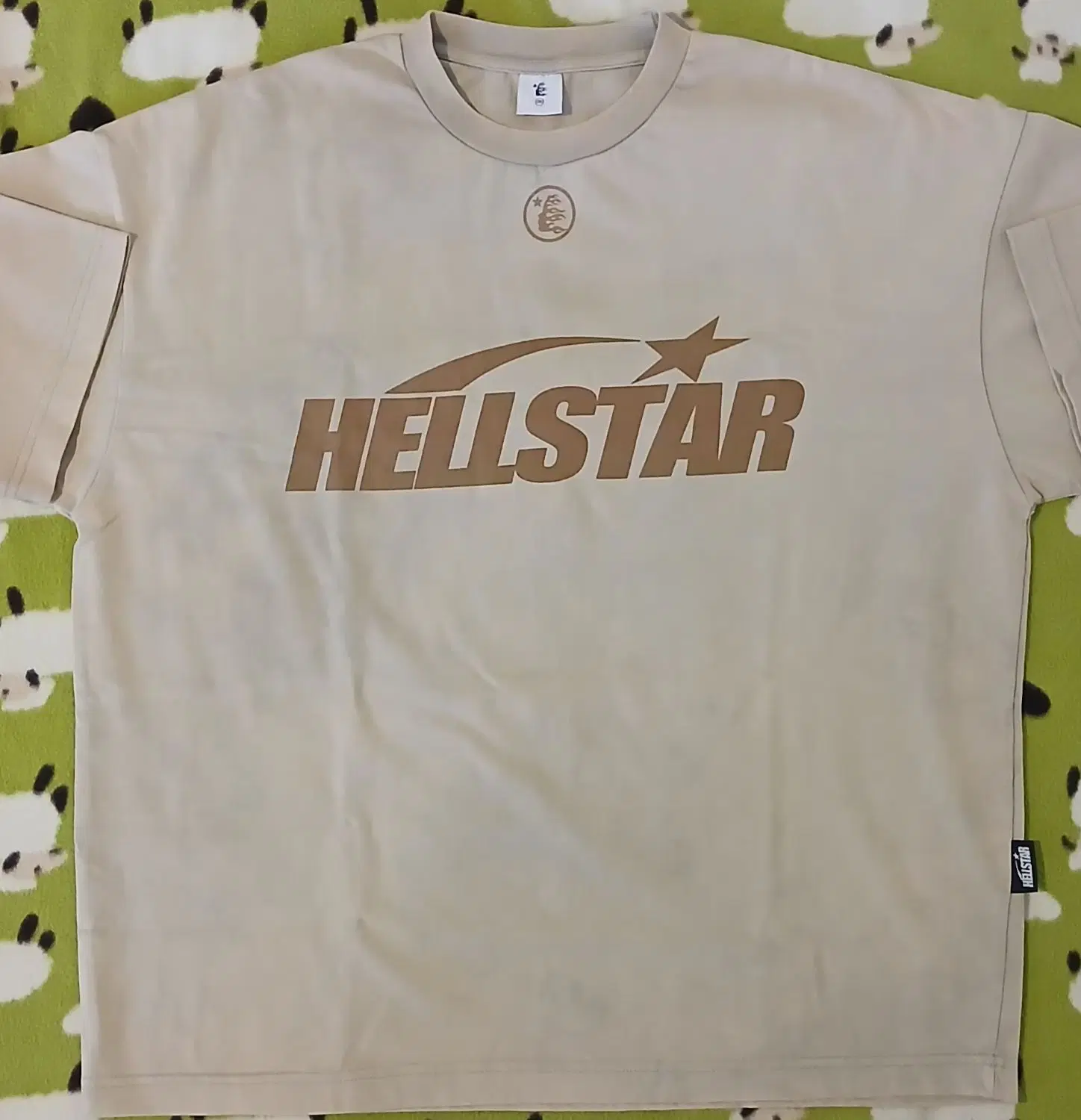 Hellstar ترک|لباس|چالوس, |دیوار