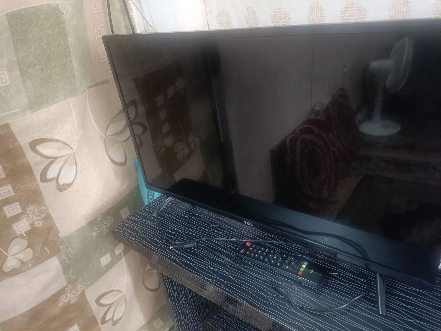 tcl|تلویزیون و پروژکتور|رشت, آتشگاه|دیوار