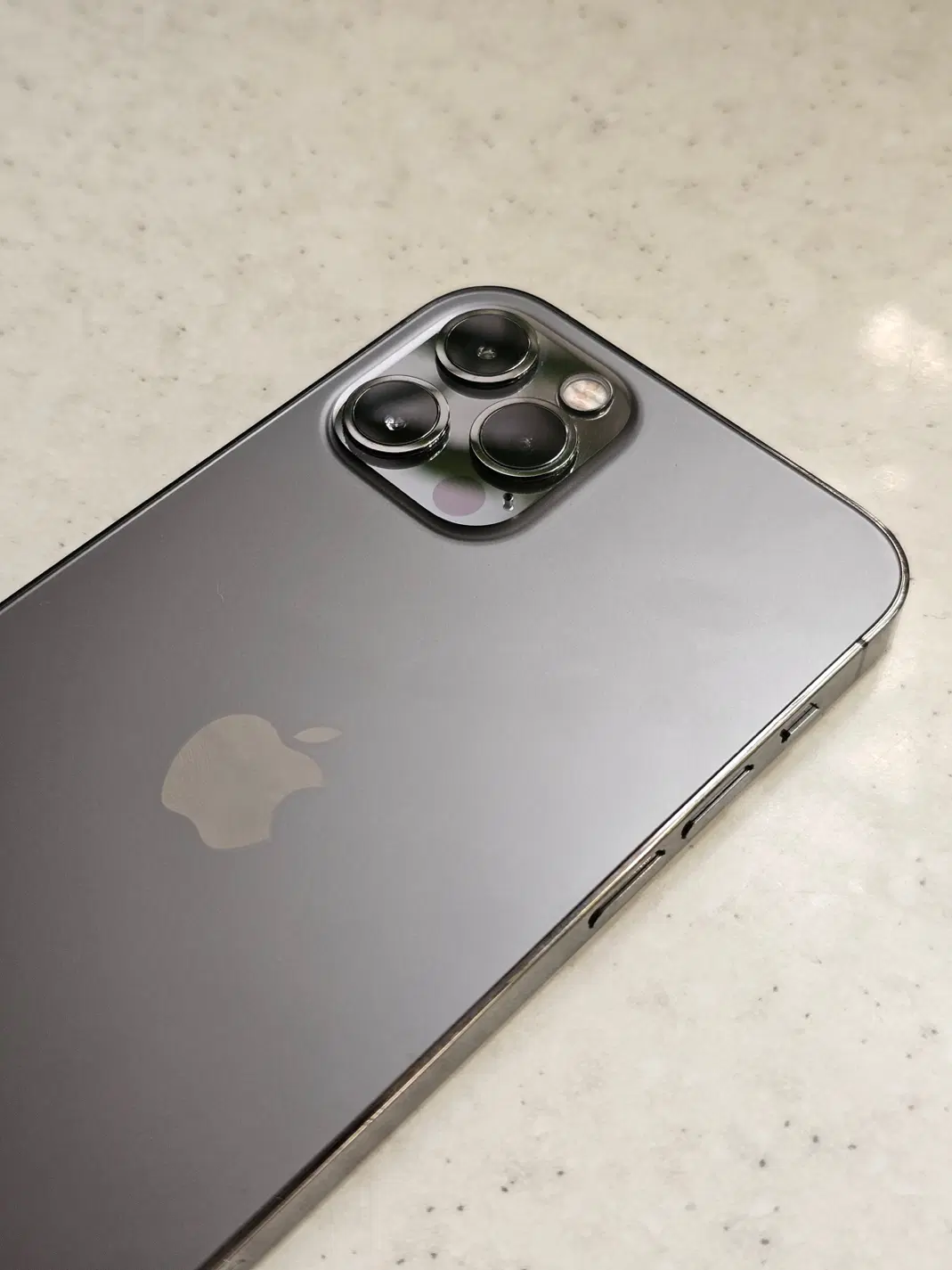 دو سیم iPhone 12 pro|موبایل|قم, انسجام|دیوار
