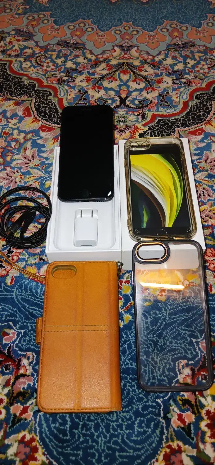 iPhone se2020|موبایل|قم, شاه ابراهیم|دیوار