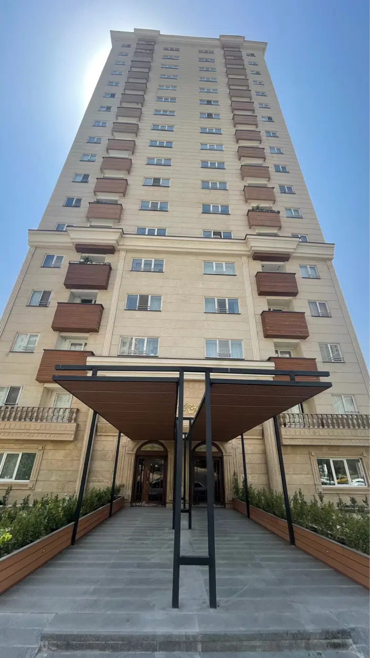 ۱۲۰ متری ۳خواب شمال دریاچه, تهران
