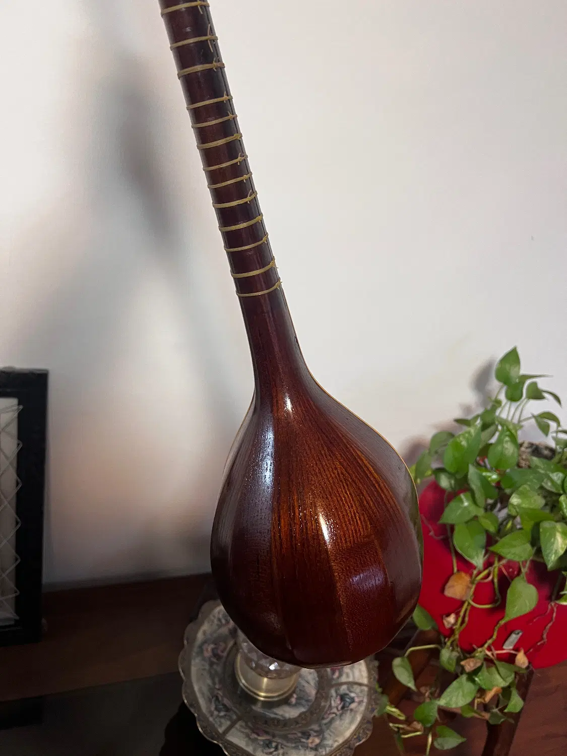 سه تار|سازهای سنتی|رشت, دیلمان|دیوار