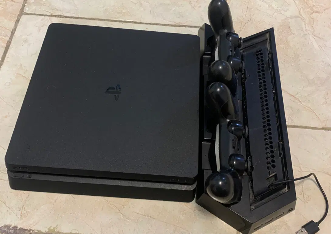 Ps4 slim 1tb|کنسول، بازی ویدئویی و آنلاین|تهران, نظامآباد|دیوار