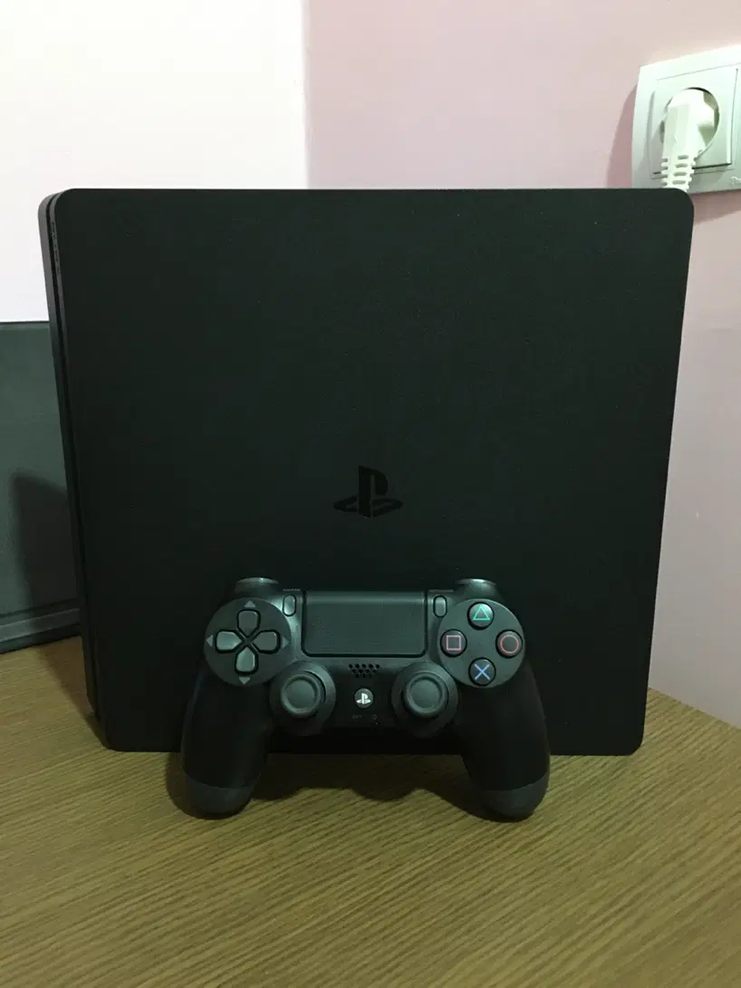 PS4 Slim 1TB|کنسول، بازی ویدئویی و آنلاین|اهواز, باغ شیخ|دیوار