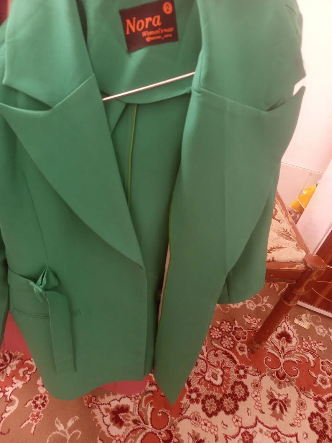 مانتو|لباس|سبزوار, هفت تیر|دیوار
