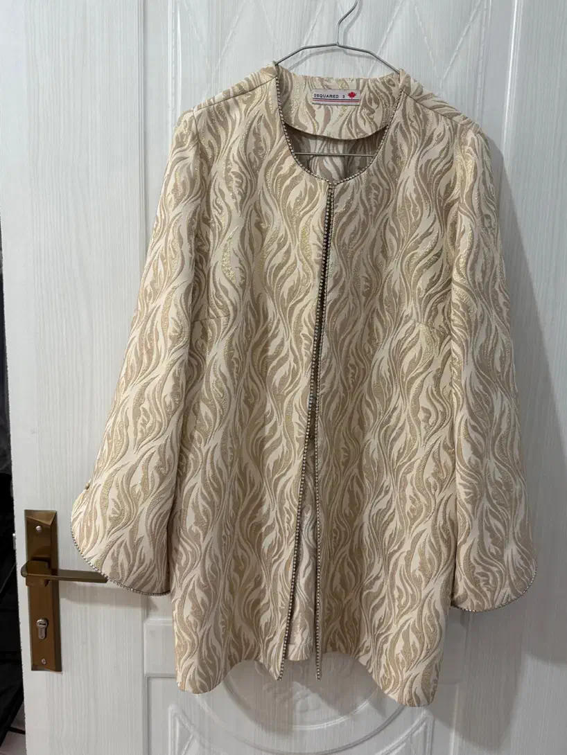 مانتو|لباس|بروجرد, |دیوار