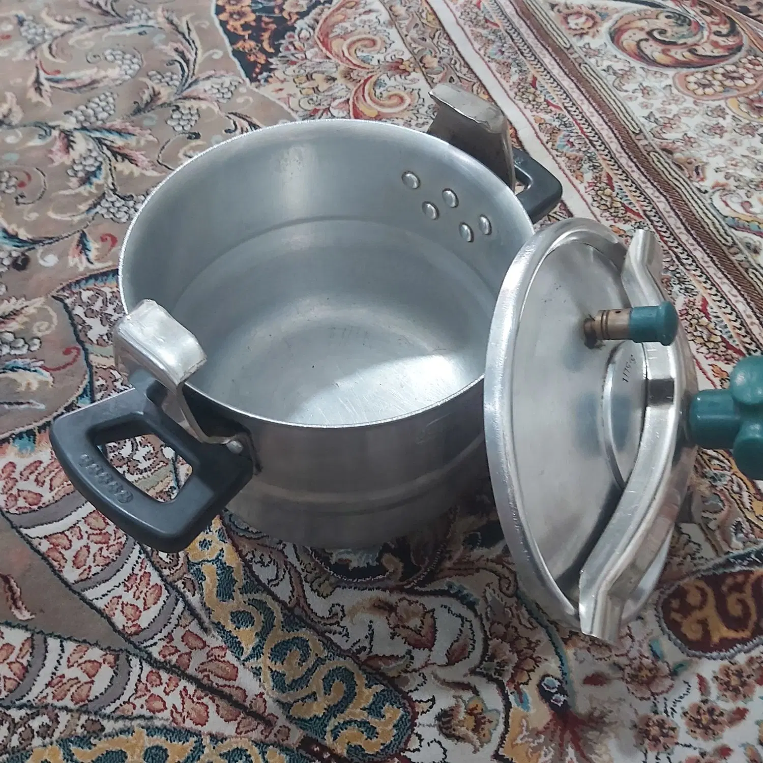 زودپز|ظروف پخت‌وپز|شیراز, شیخ علی چوپان|دیوار