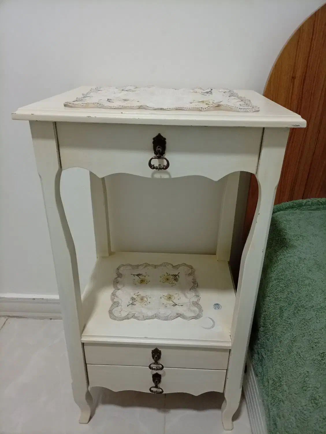 میز|میز تلفن|گرمسار, |دیوار