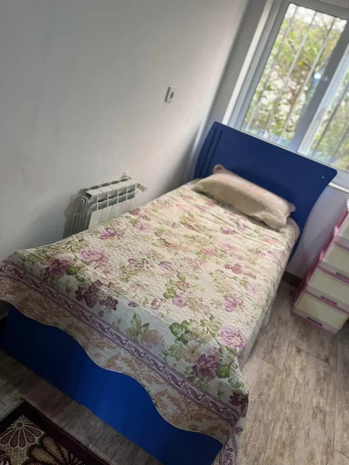 تخت و کمد|تخت و صندلی بچه|ساری, |دیوار