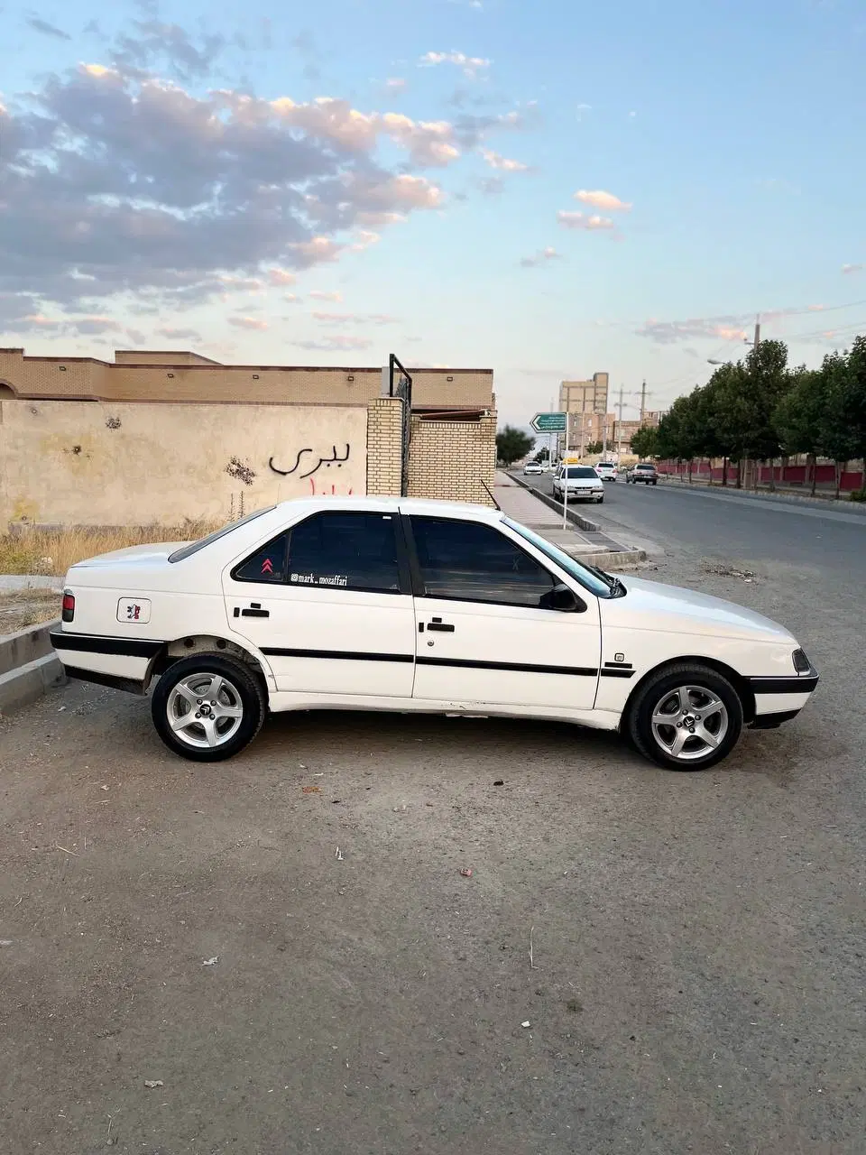 405 سفید|خودرو سواری و وانت|کامیاران, |دیوار