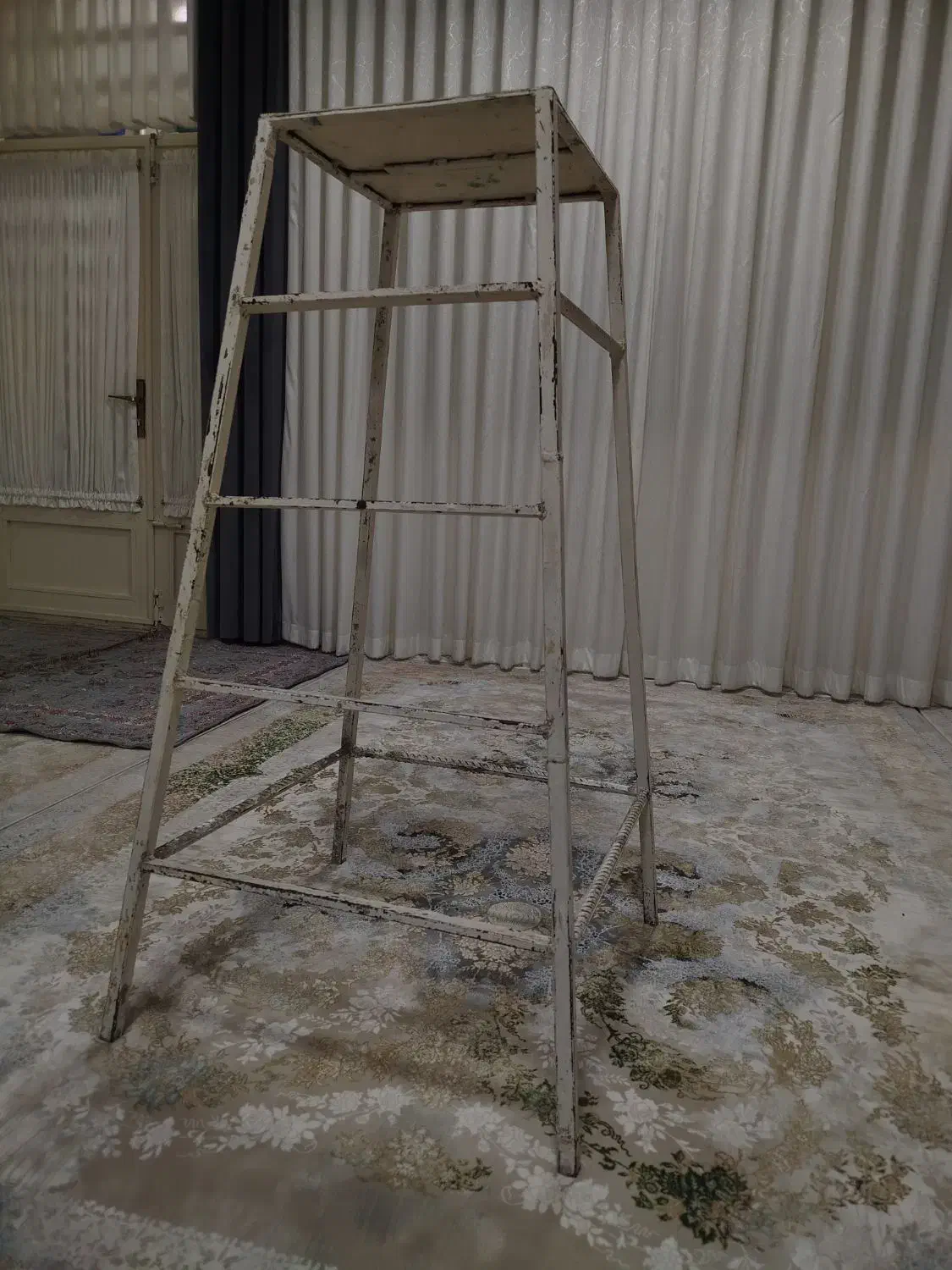 چهارپایه|صندلی و نیمکت|کوهدشت, |دیوار